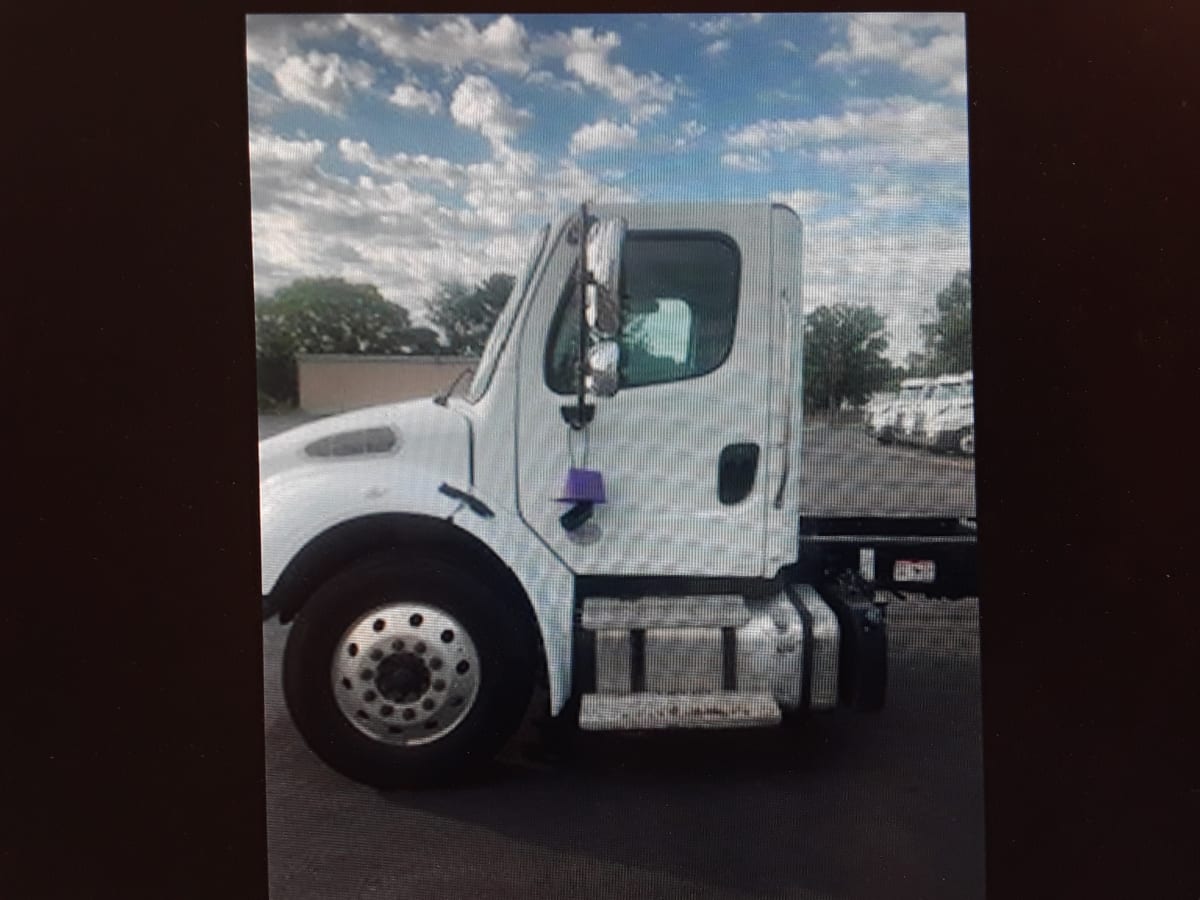 2020 Freightliner/Mercedes M2 106 243211