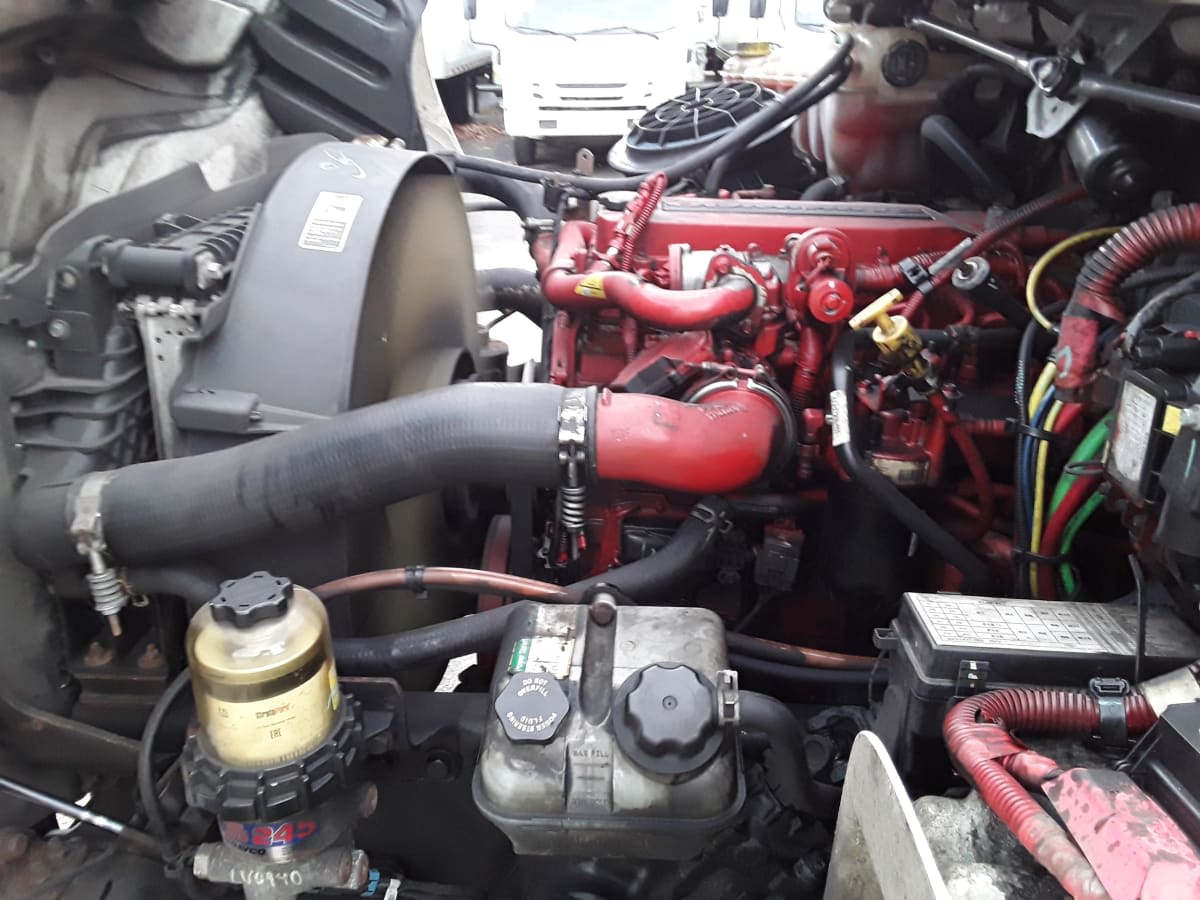 2020 Freightliner/Mercedes M2 106 243215