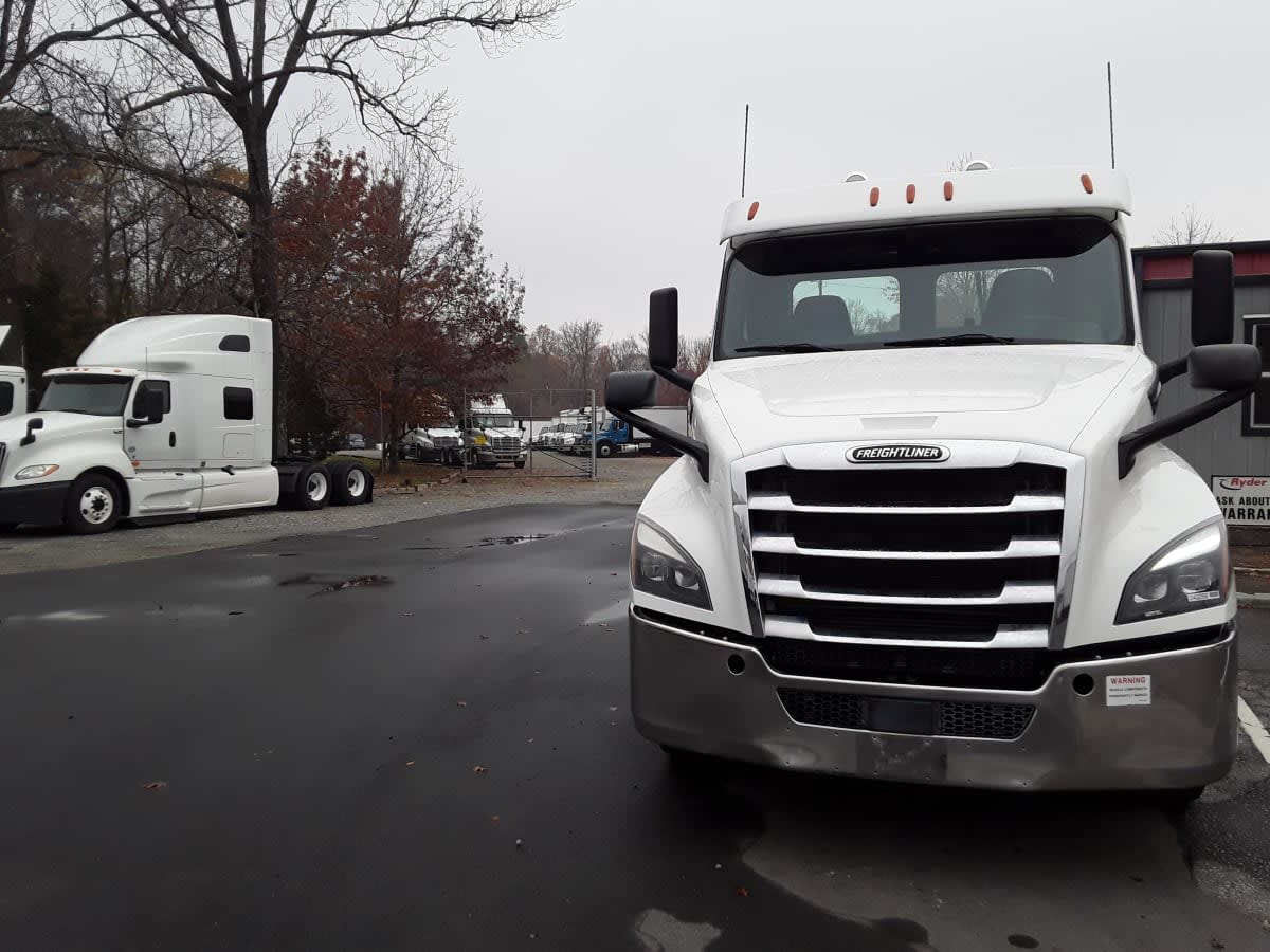 2020 Freightliner - image 2