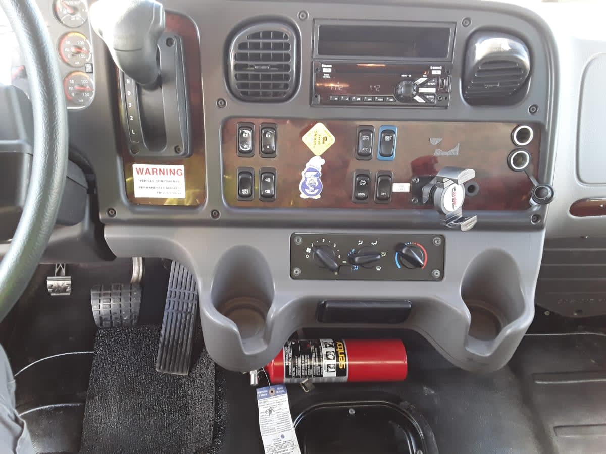 2020 Freightliner/Mercedes M2 106 243345