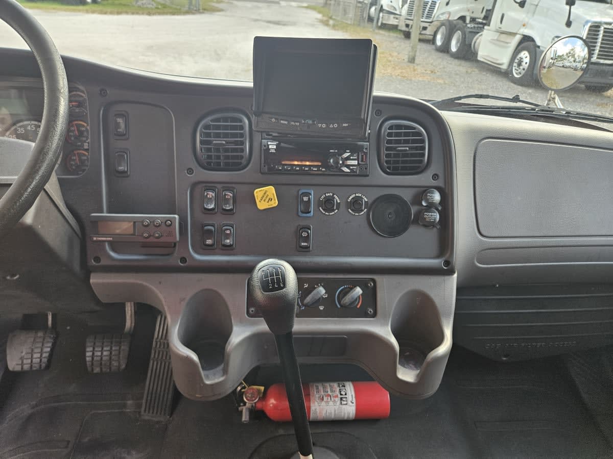2020 Freightliner/Mercedes M2 106 243385