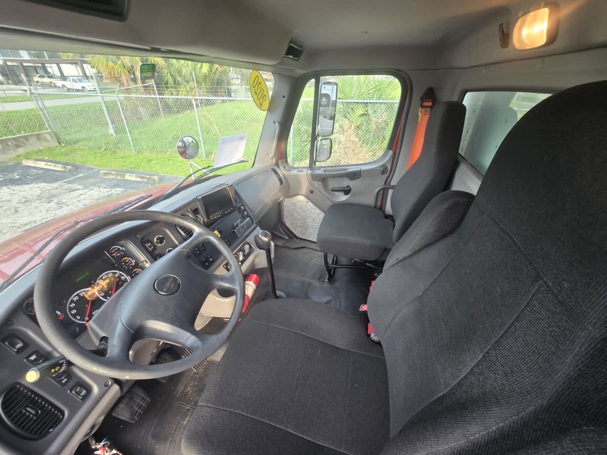 2020 Freightliner M2 106 in Tampa, FL — photo 8