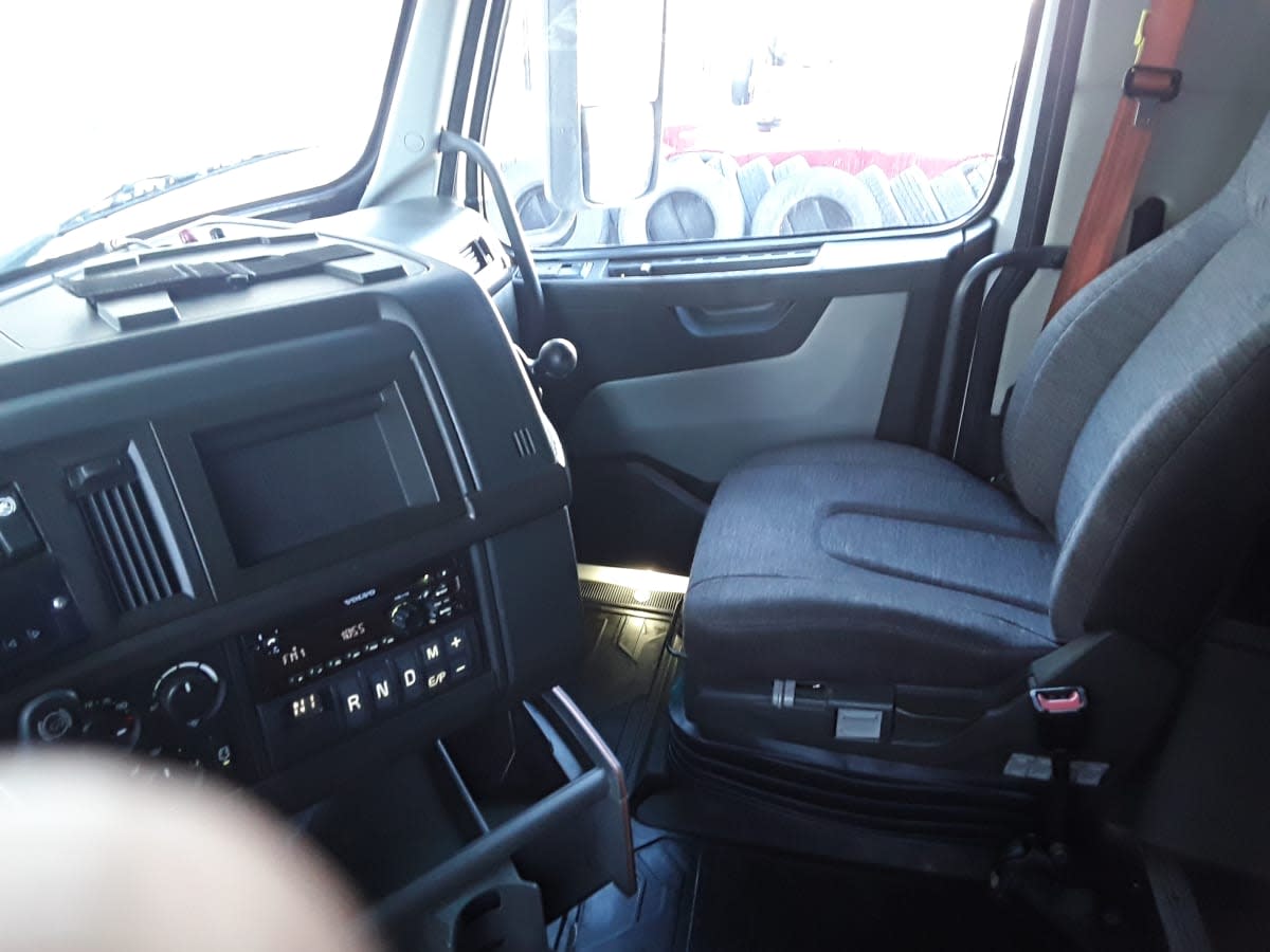 2020 Volvo VNR64T-640 243487