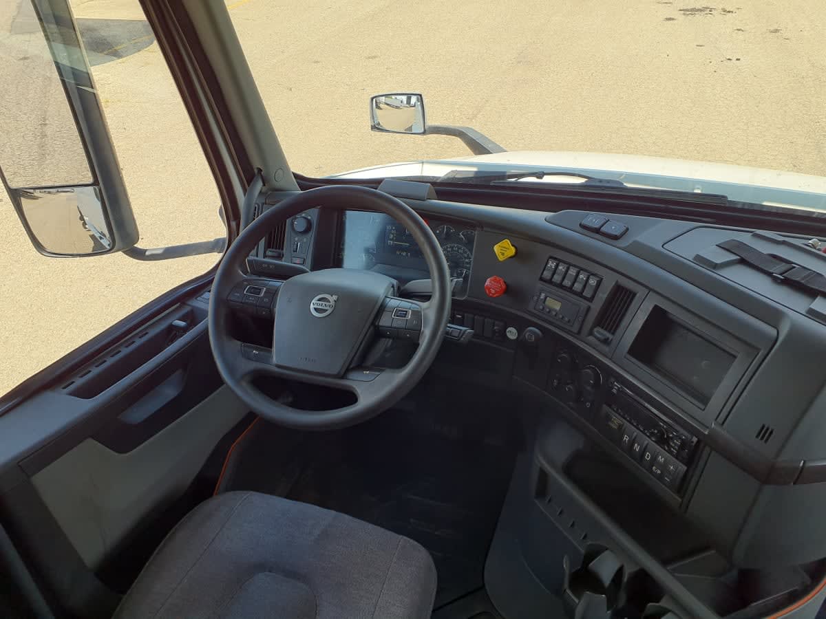 2020 Volvo VNR64T-640 243595