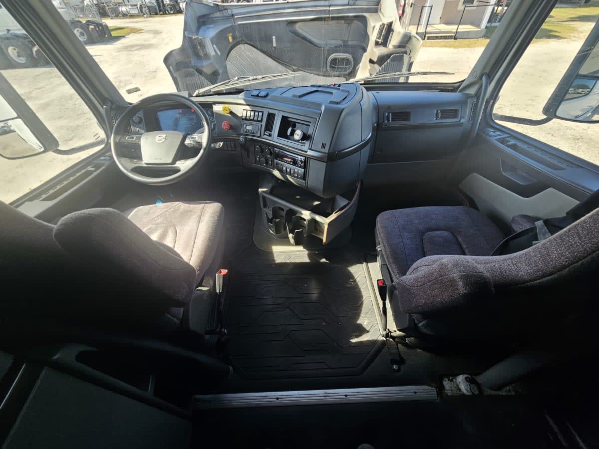 2020 Volvo VNR64T-640 243599