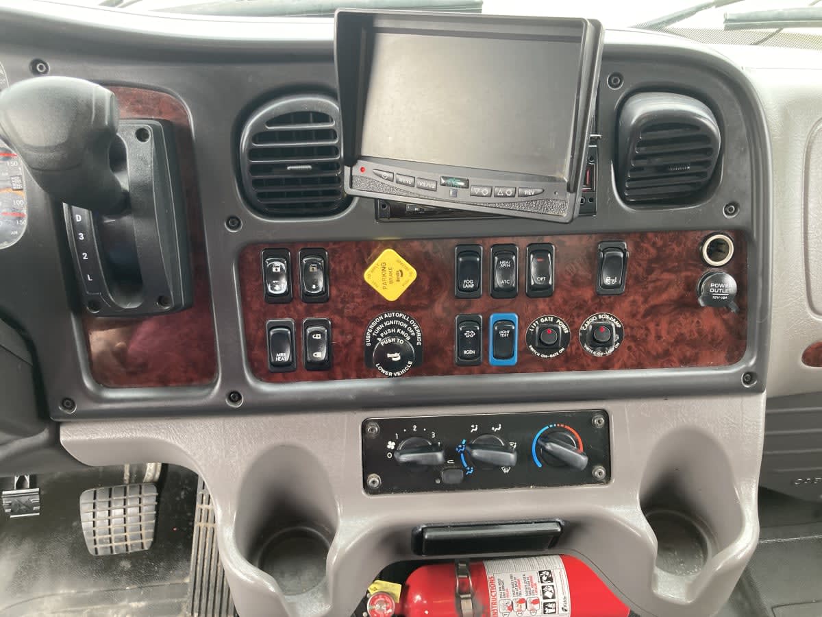 2020 Freightliner/Mercedes M2 106 243638