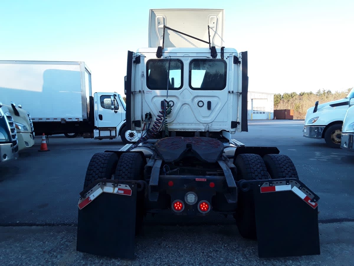 2020 Freightliner/Mercedes CASCADIA 113 243643