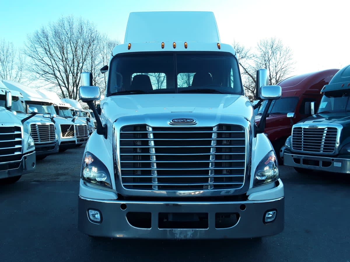 2020 Freightliner/Mercedes CASCADIA 113 243643