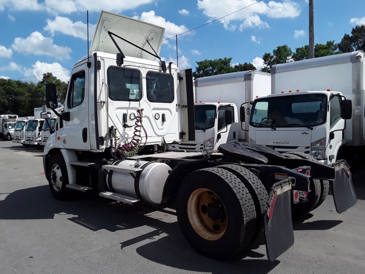 2020 Freightliner/Mercedes CASCADIA 113 243647