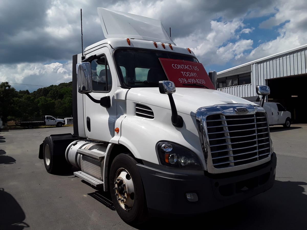 2020 Freightliner/Mercedes CASCADIA 113 243647