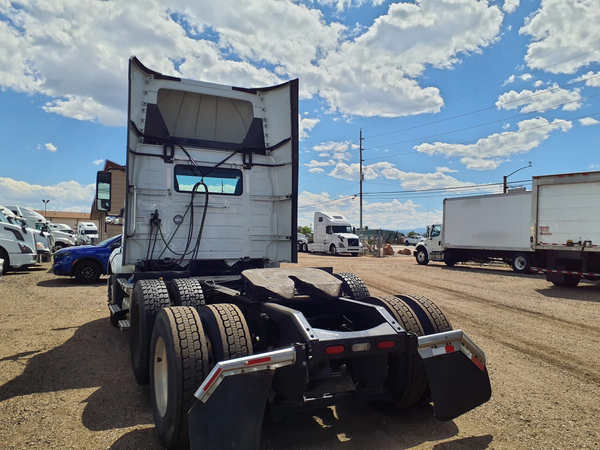 2020 Volvo VNL62T300 243762