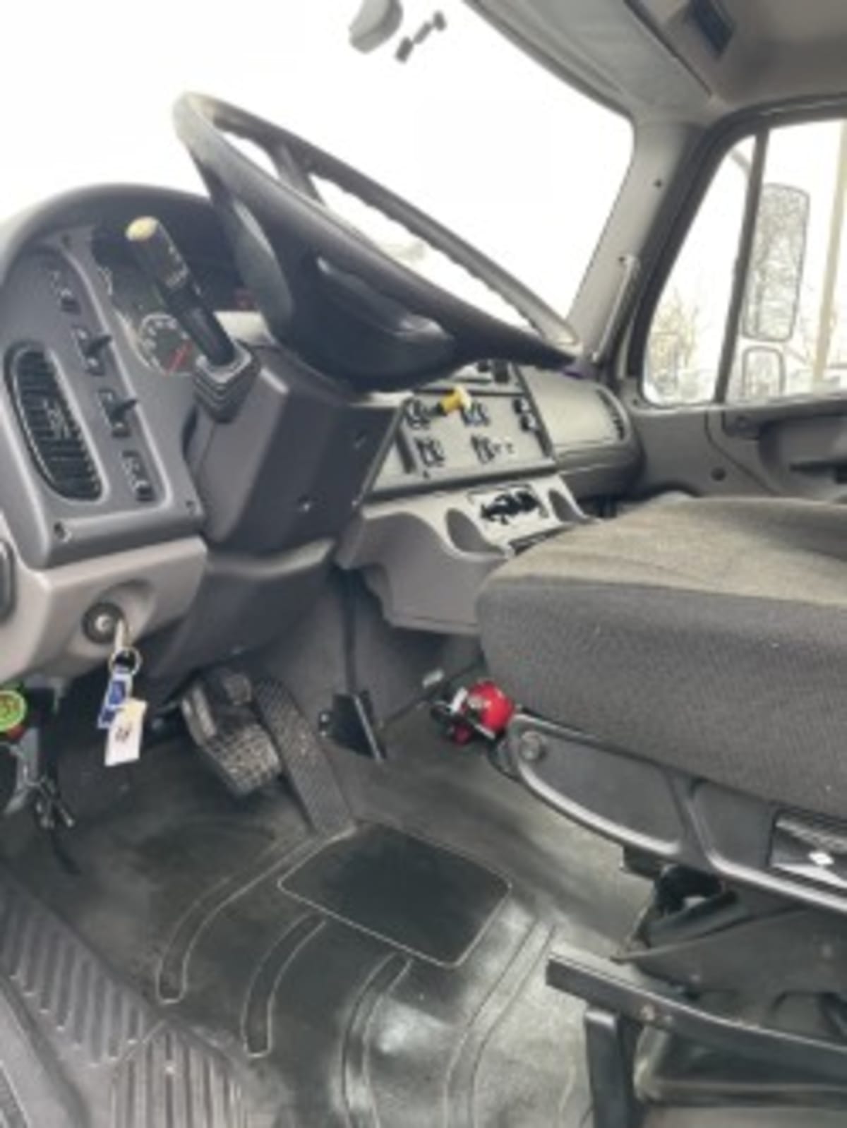 2020 Freightliner/Mercedes M2 106 243786