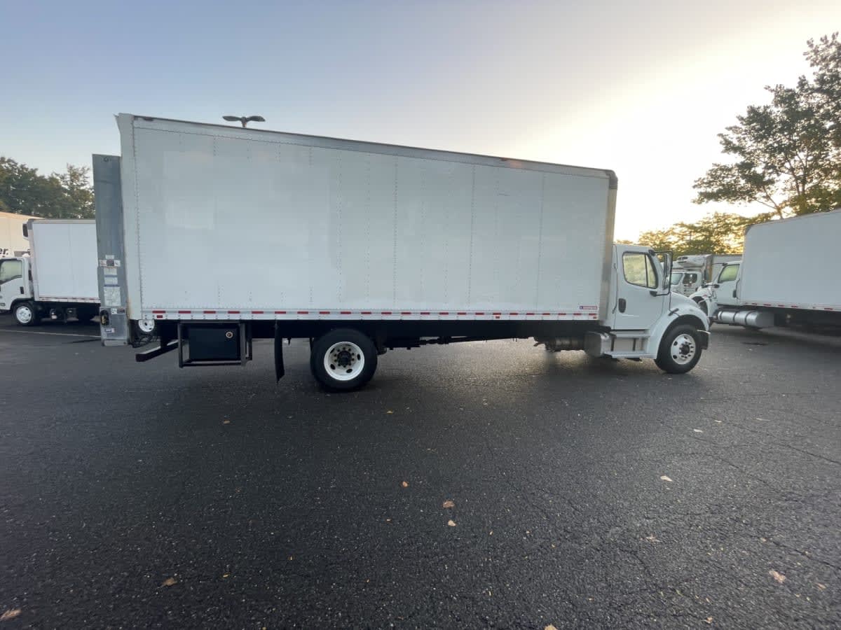 2020 Freightliner M2 106 243787