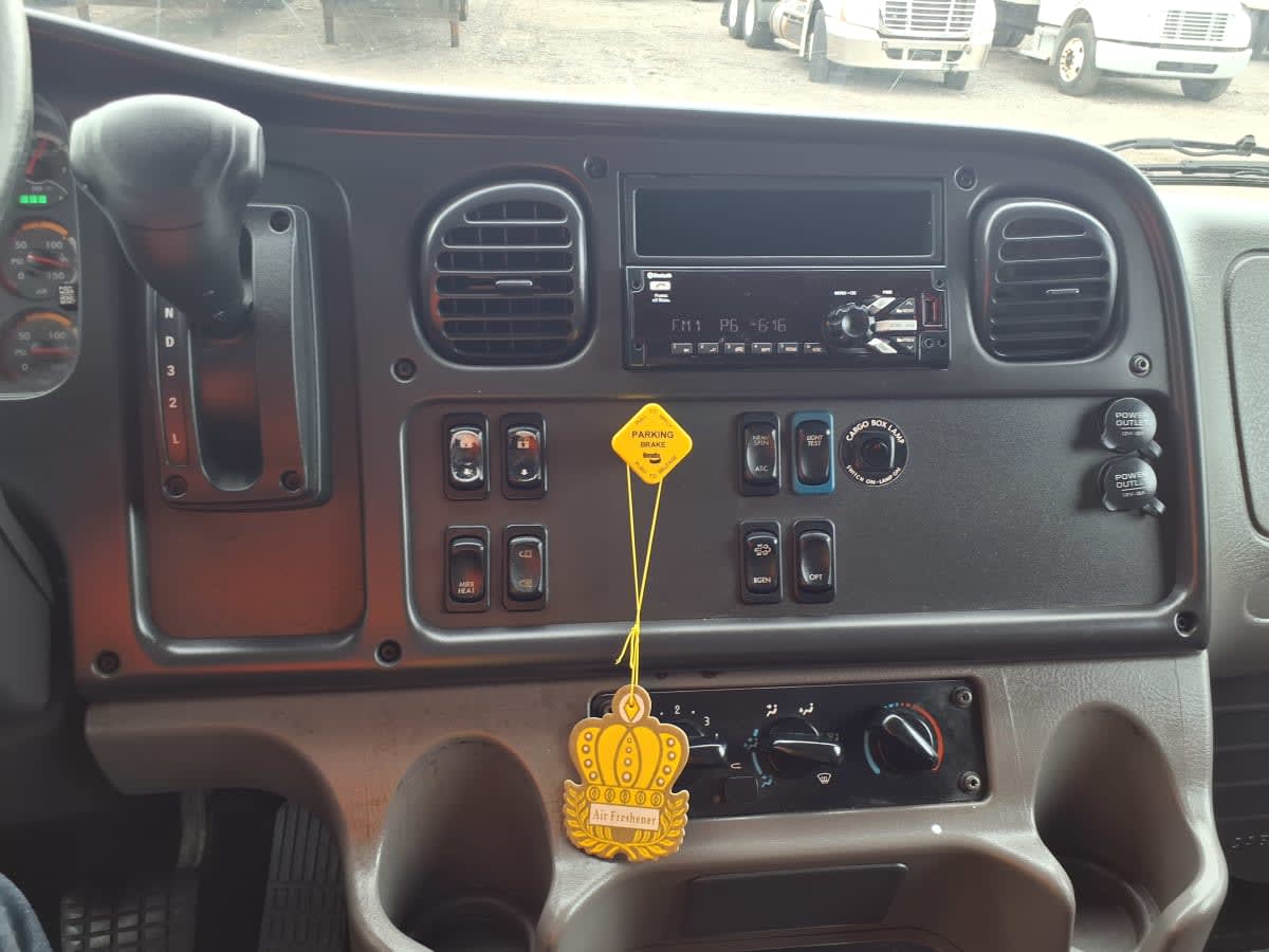 2020 Freightliner/Mercedes M2 106 243968