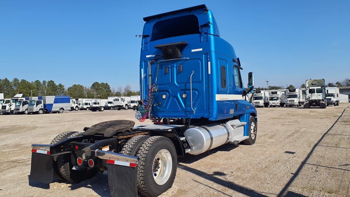 2020 Freightliner/Mercedes CASCADIA 125 244065