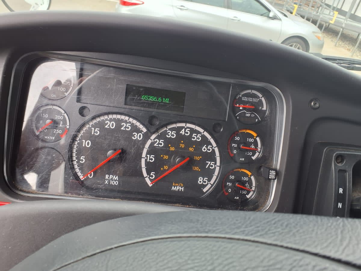 2020 Freightliner/Mercedes M2 106 244104