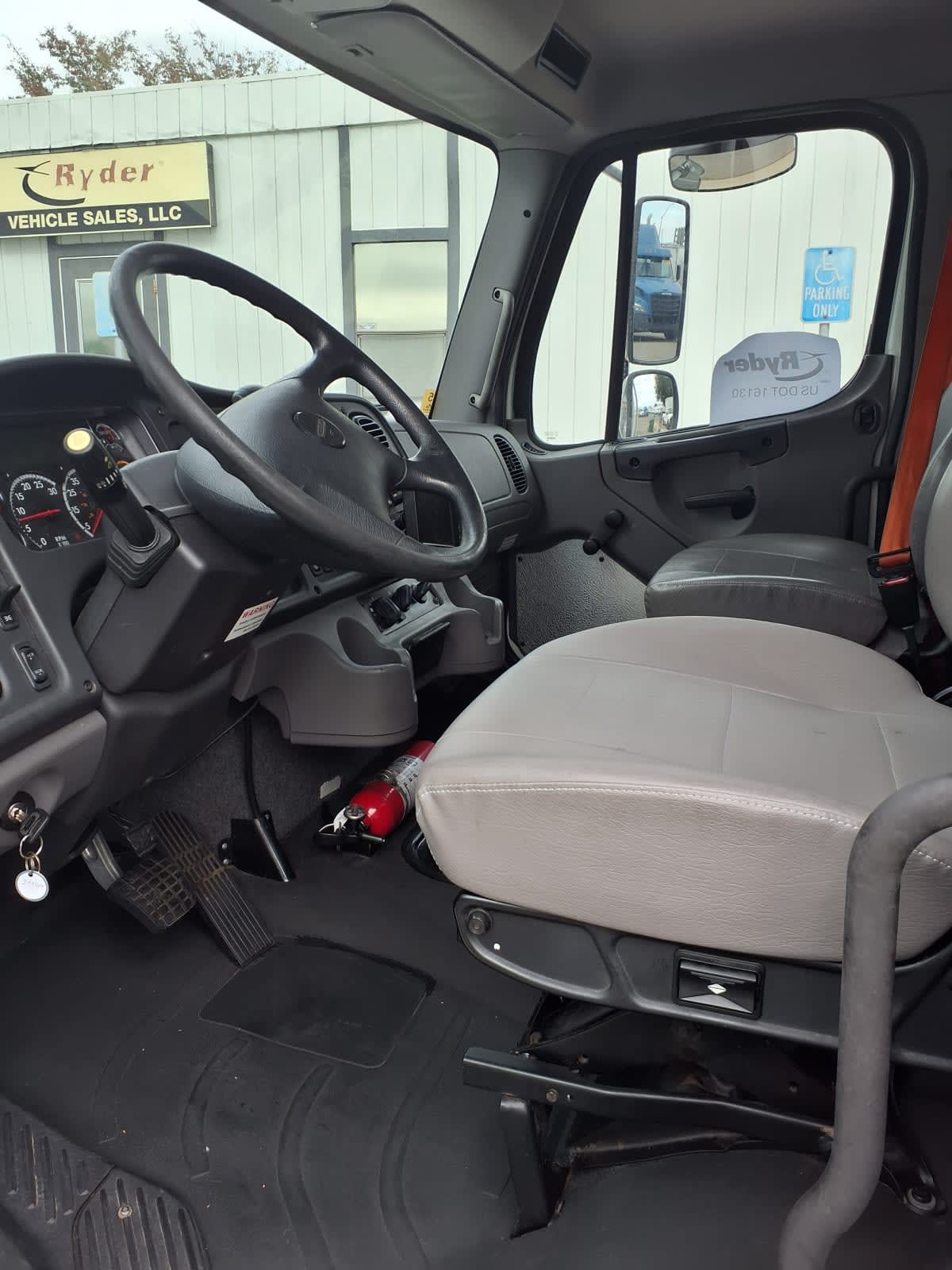 2020 Freightliner/Mercedes M2 106 244104