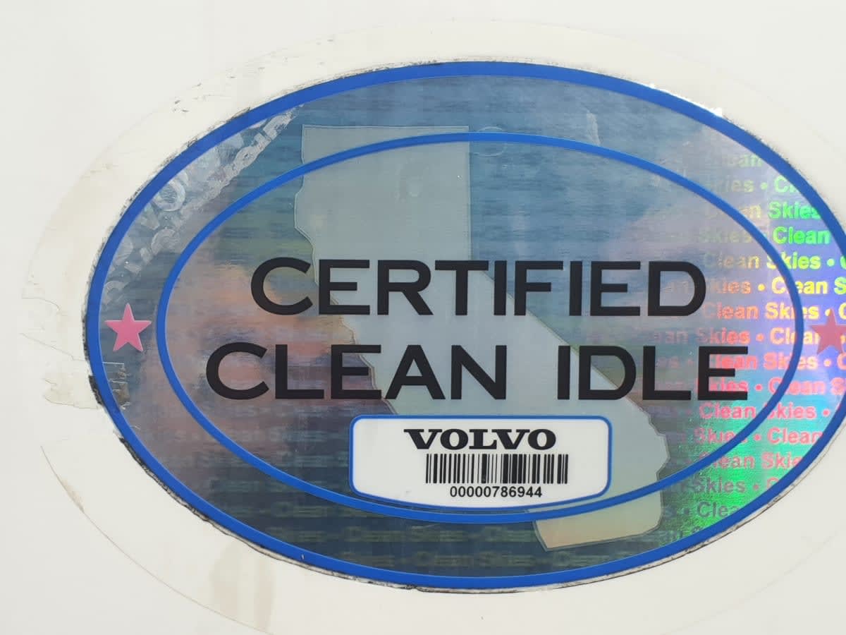 2020 Volvo VNL64T-300 244223