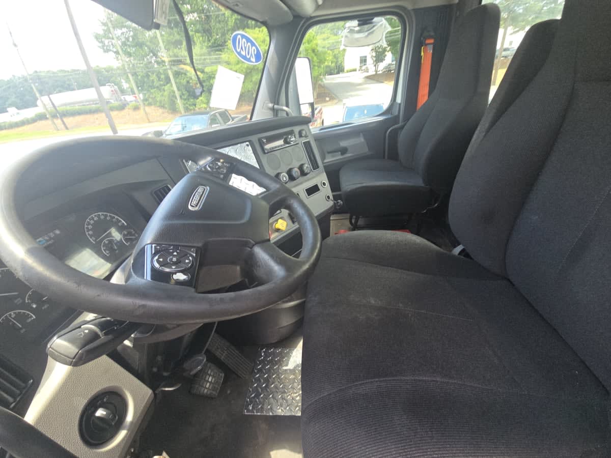 2020 Freightliner Cascadia in Doraville, GA — photo 7
