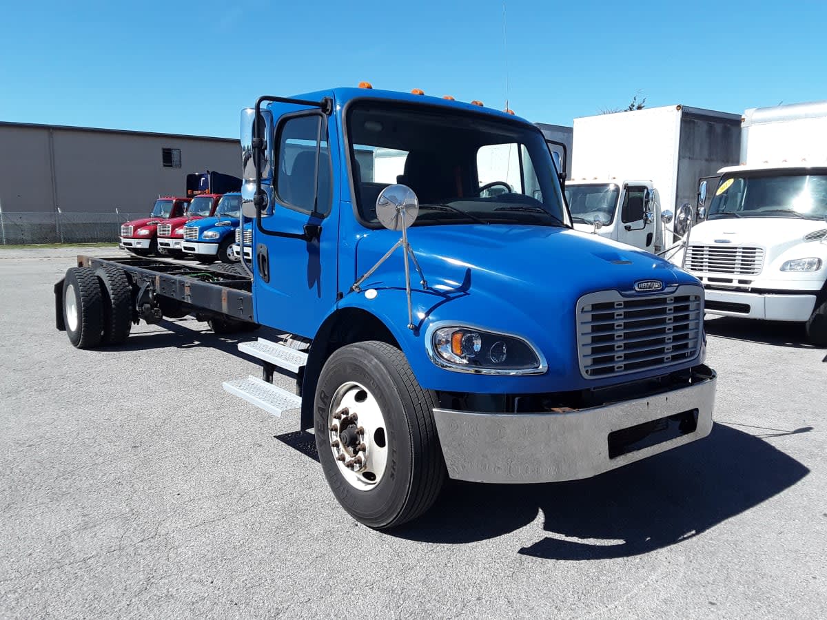 2020 Freightliner/Mercedes M2 106 244915