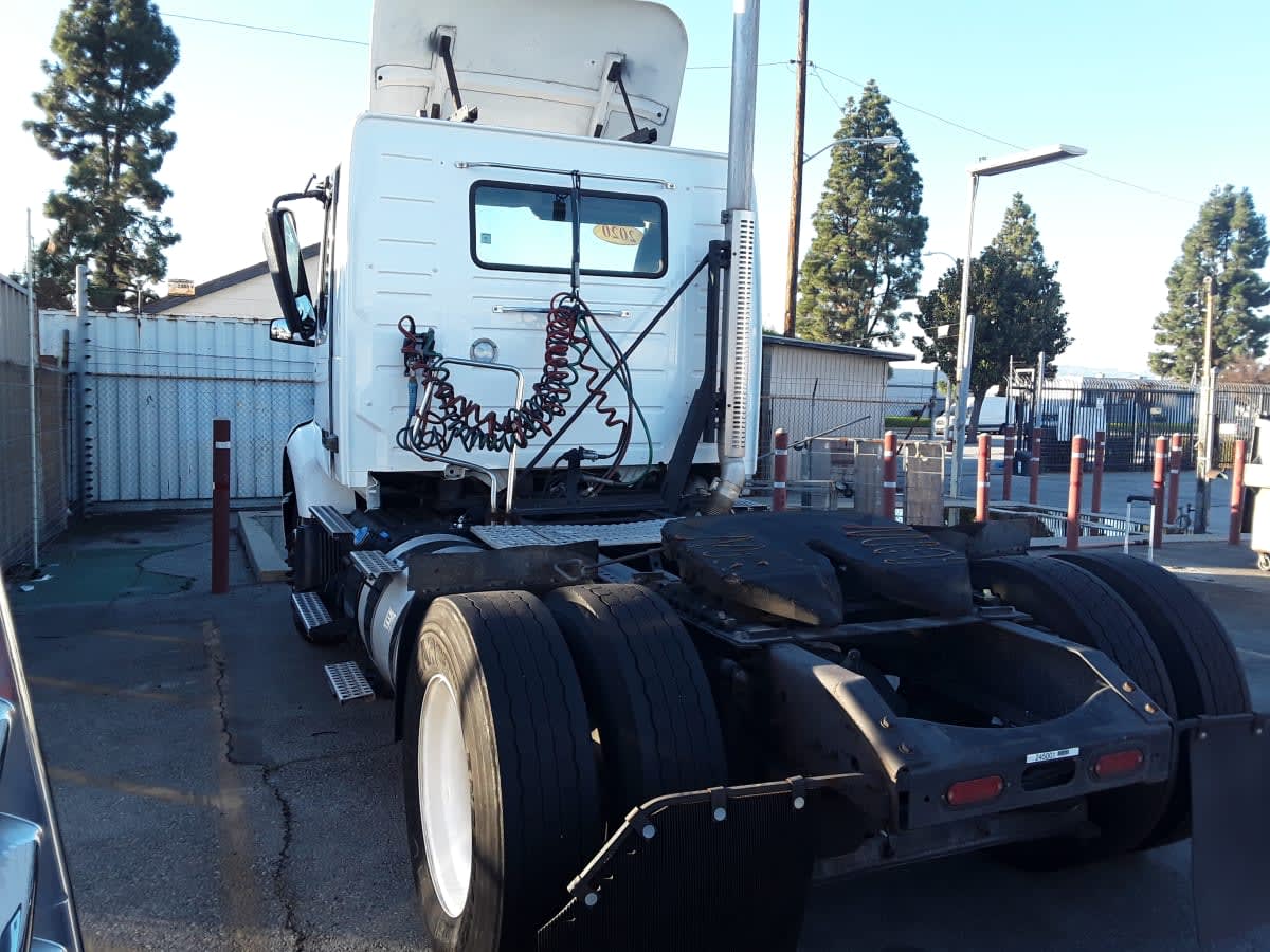 2020 Volvo - image 6