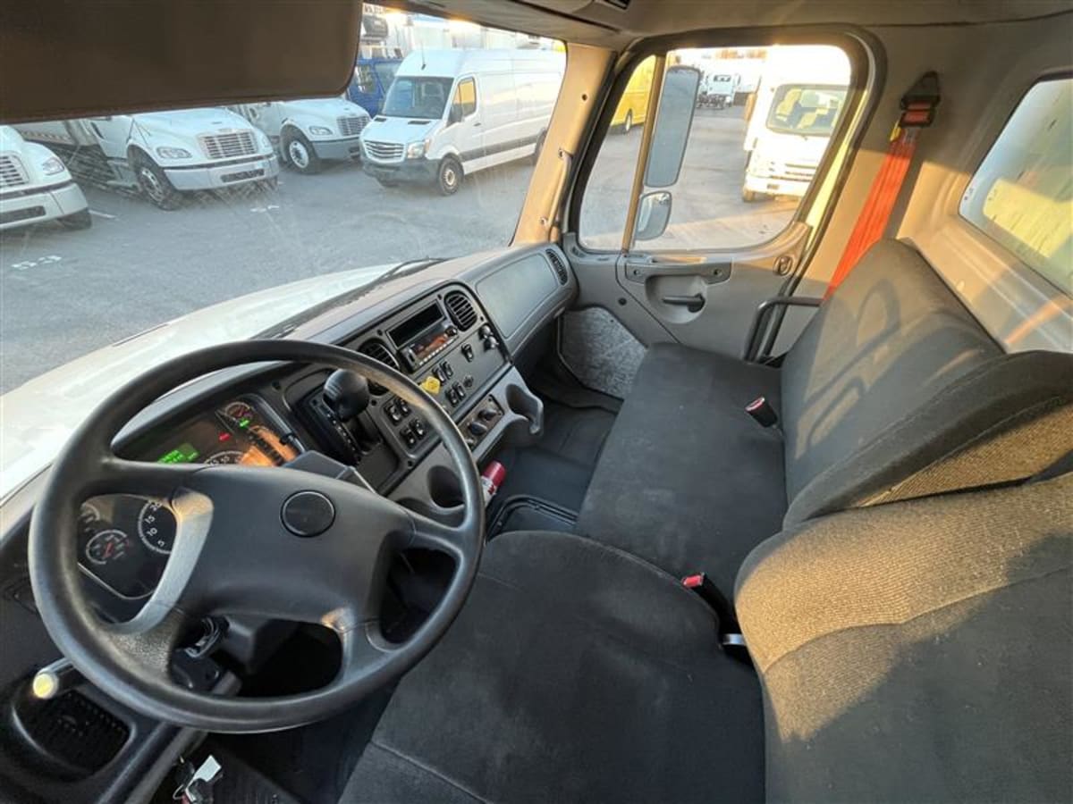 2020 Freightliner/Mercedes M2 106 245096