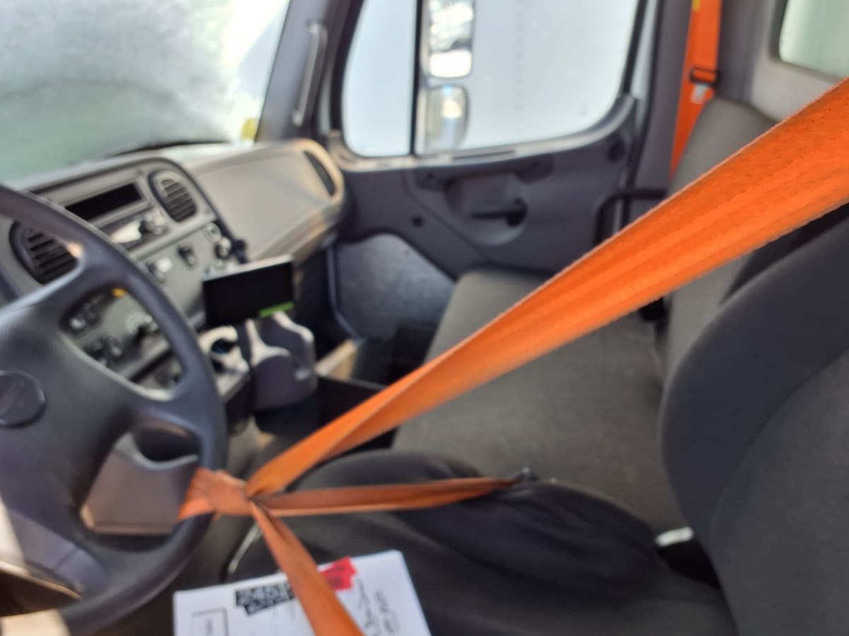 2020 Freightliner/Mercedes M2 106 245232