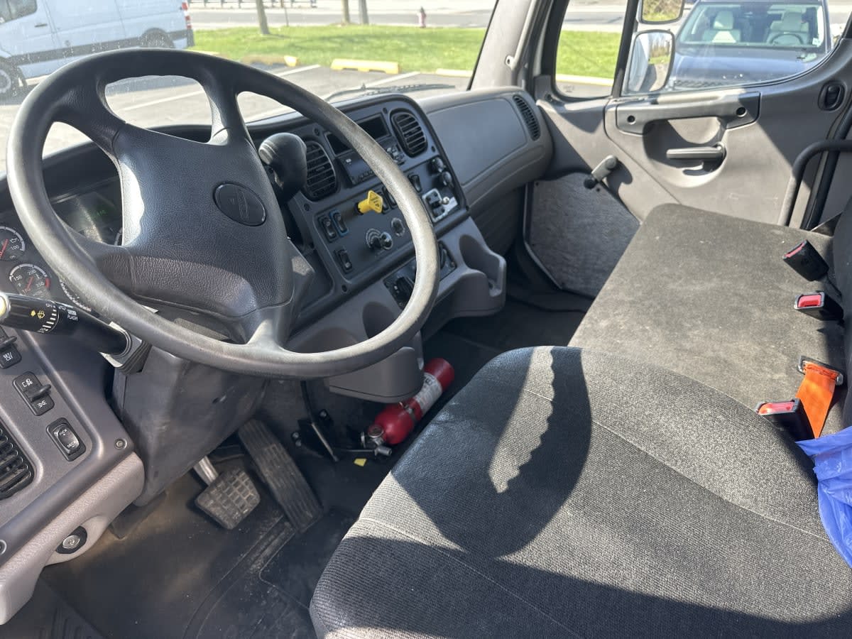 2020 Freightliner/Mercedes M2 106 245516