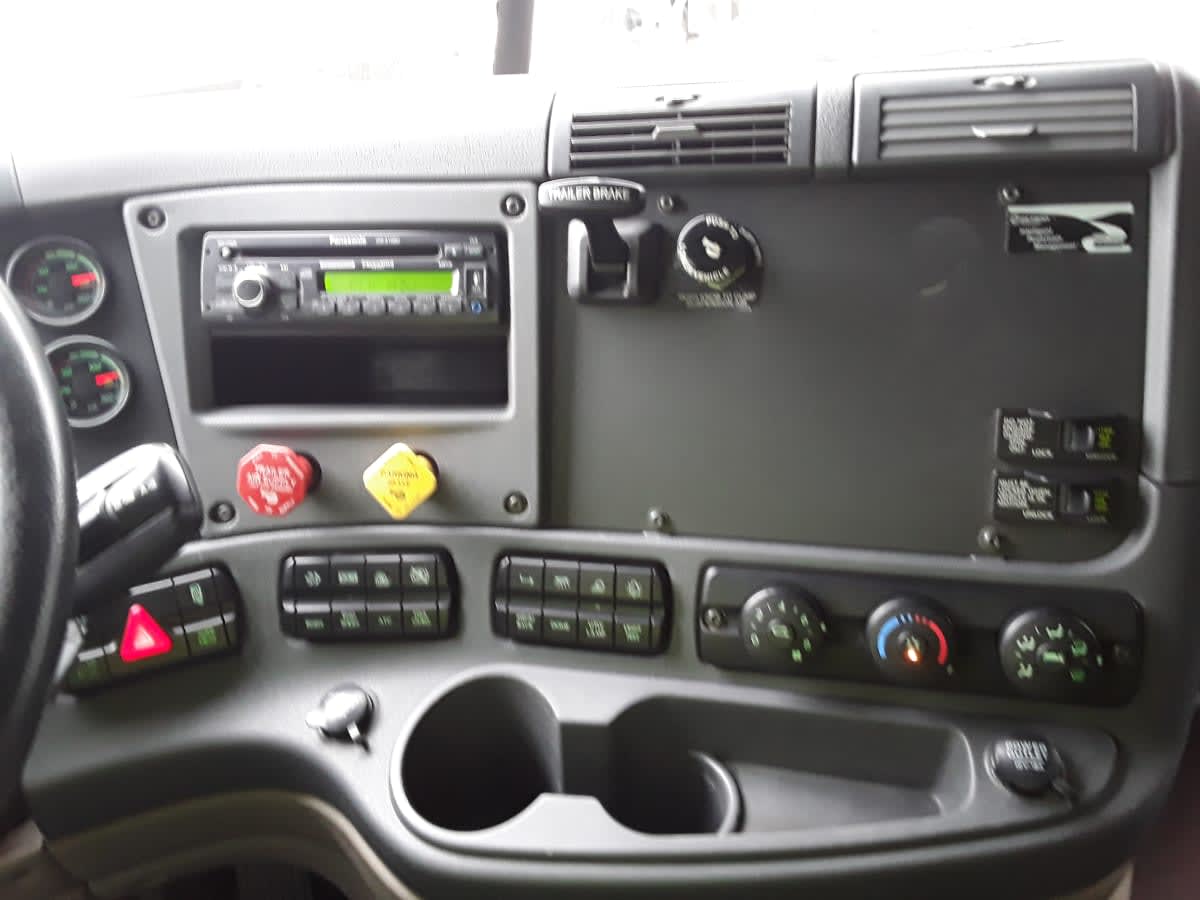 2020 Freightliner - image 10