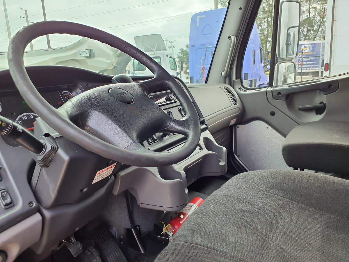 2020 Freightliner/Mercedes M2 106 245697