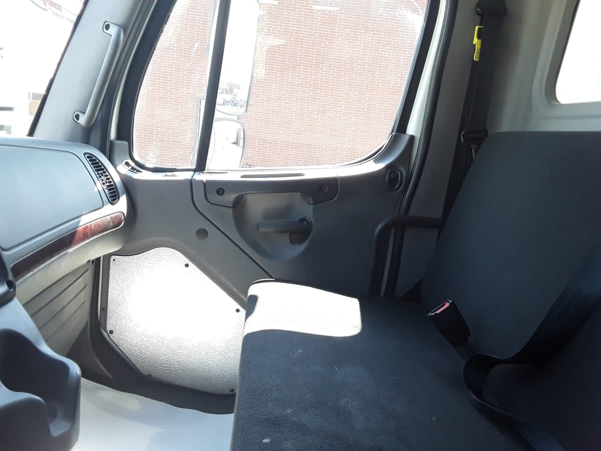 2020 Freightliner/Mercedes M2 106 245723