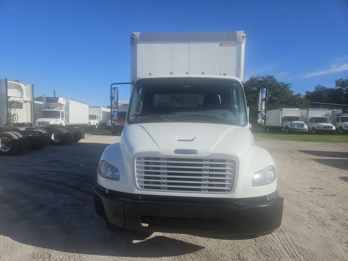 2020 Freightliner M2 106 in Orlando, FL — photo 2