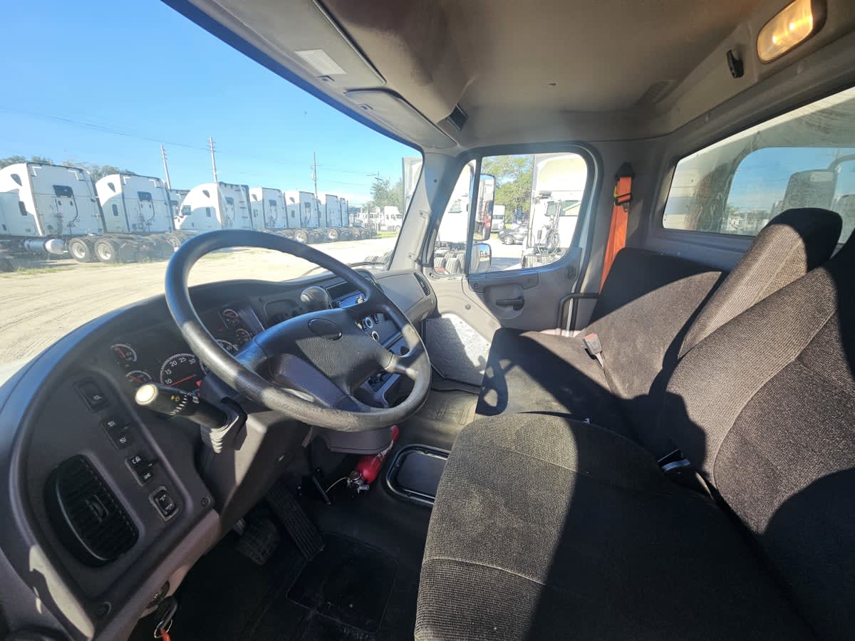 2020 Freightliner M2 106 in Orlando, FL — photo 7