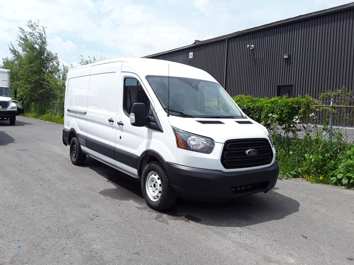 2019 Ford Motor Company TRANSIT 250 MED ROOF 246221