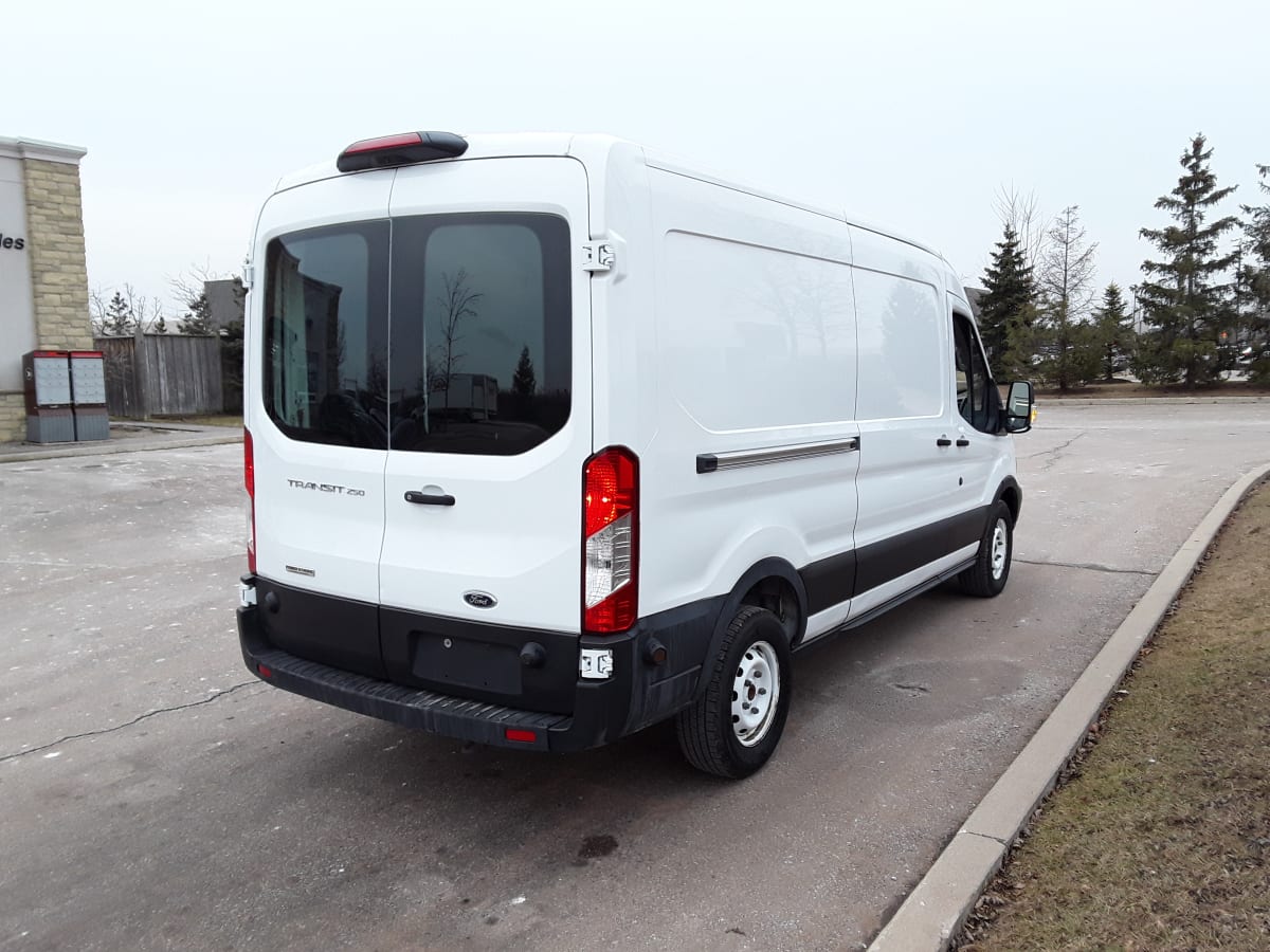 2019 Ford Motor Company TRANSIT 250 MED ROOF 246243