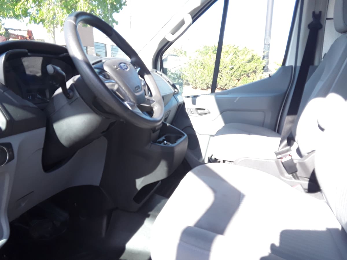 2019 Ford Motor Company TRANSIT 250 MED ROOF 246257