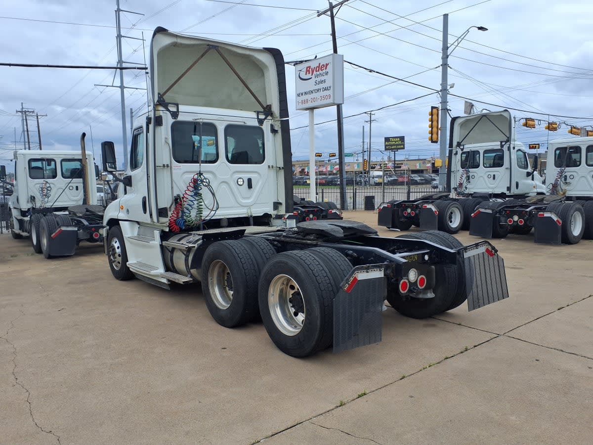 2020 Freightliner/Mercedes CASCADIA 125 246704