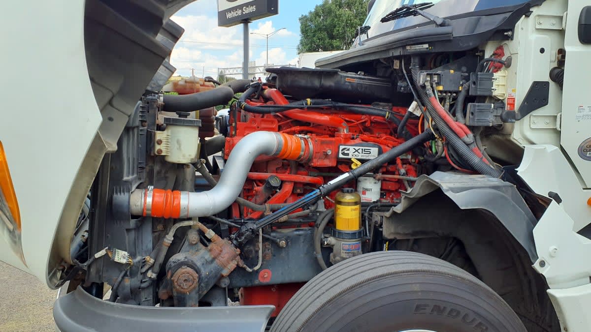 2020 International LT in Bolingbrook, IL — photo 8