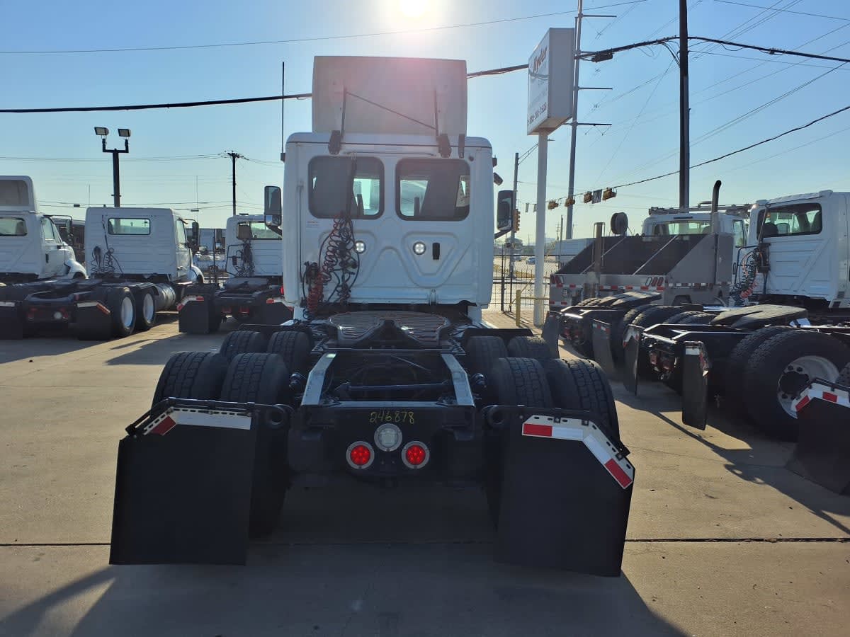 2020 Freightliner Cascadia in Dallas, TX — photo 5