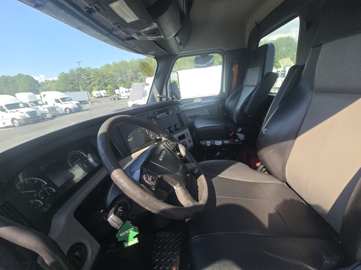 2020 Freightliner Cascadia in Atlanta, GA — photo 7