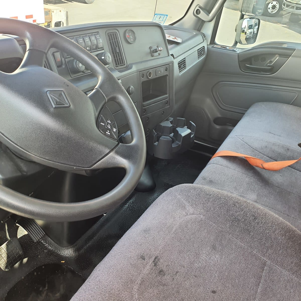 2020 Navistar International MV607 (4X2) 247040