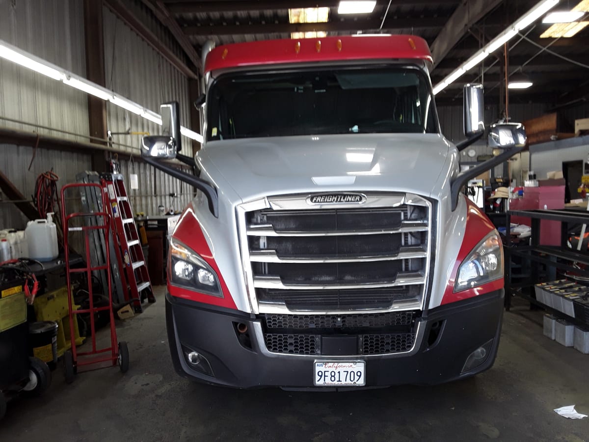 2020 Freightliner/Mercedes NEW CASCADIA 116 247419