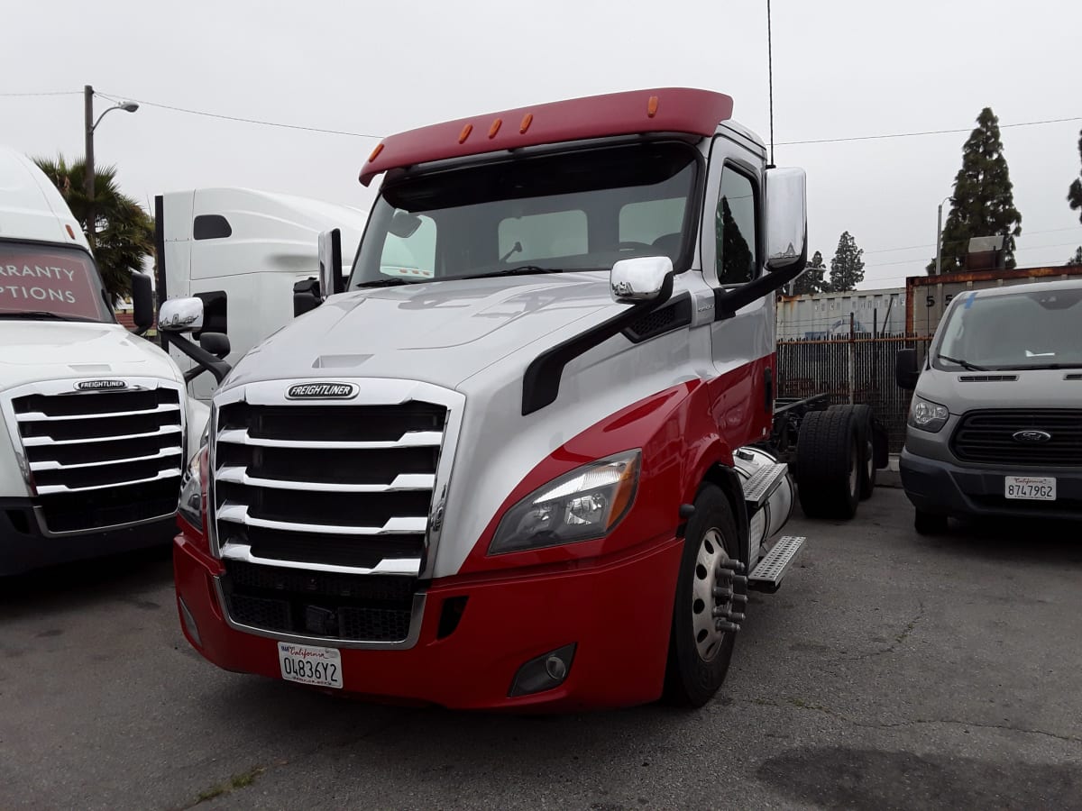 2020 Freightliner/Mercedes NEW CASCADIA 116 247421