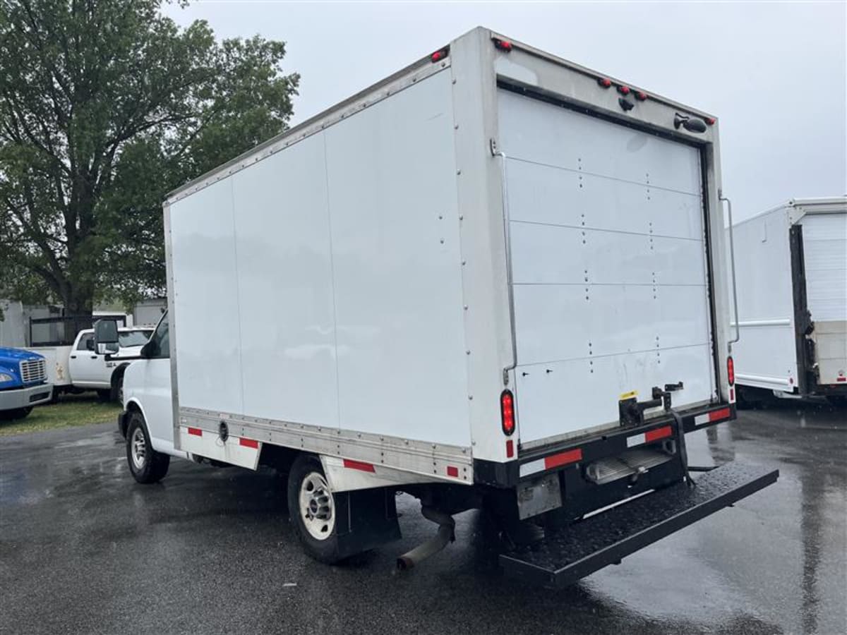 2019 General Motors Corp. SAVANA 3500 247610