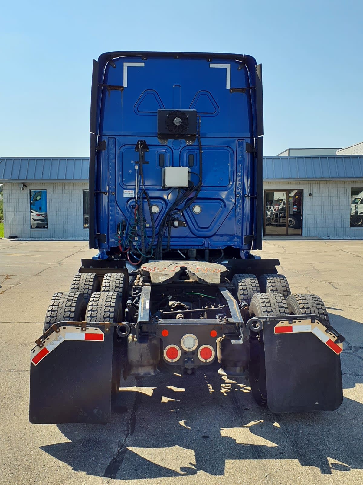 2020 Freightliner Cascadia in Oak Creek, WI — photo 5