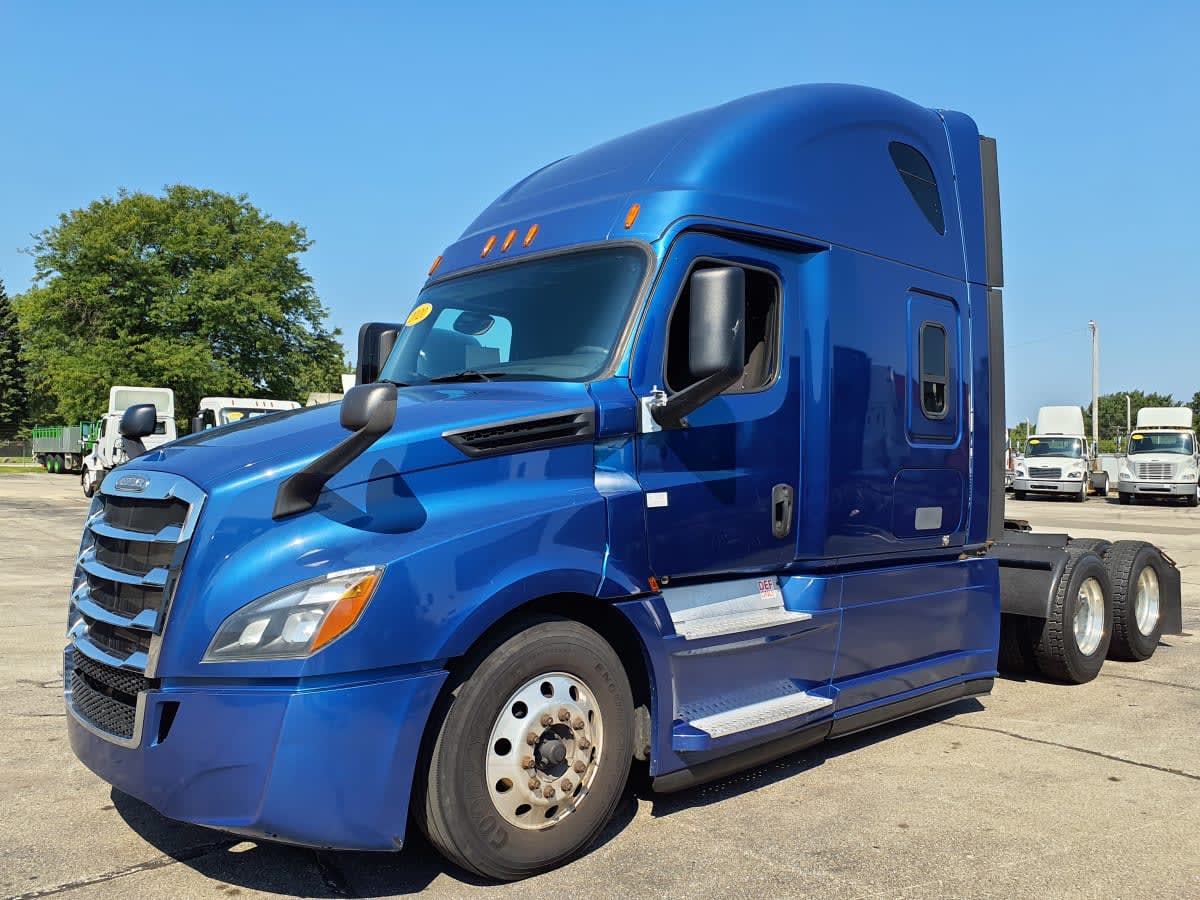 2020 Freightliner Cascadia in Oak Creek, WI