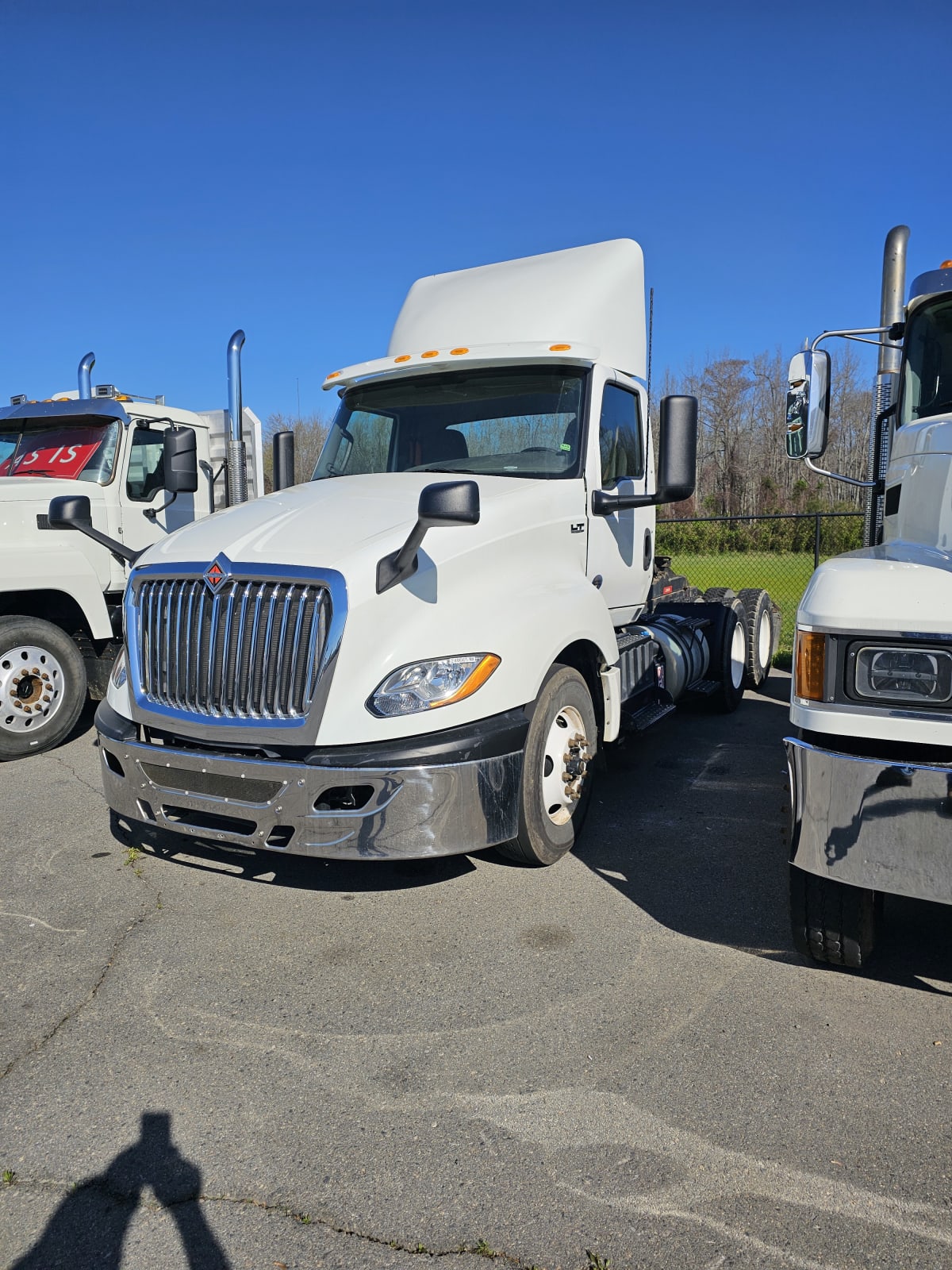 2020 Navistar International LT625 DAYCAB T/A 248665