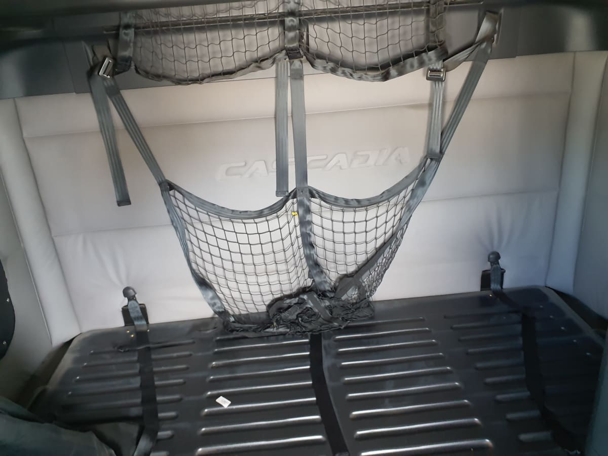 2020 Freightliner Cascadia in Converse, TX — photo 8