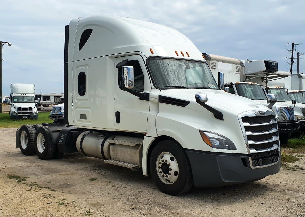 2020 Freightliner Cascadia in Converse, TX