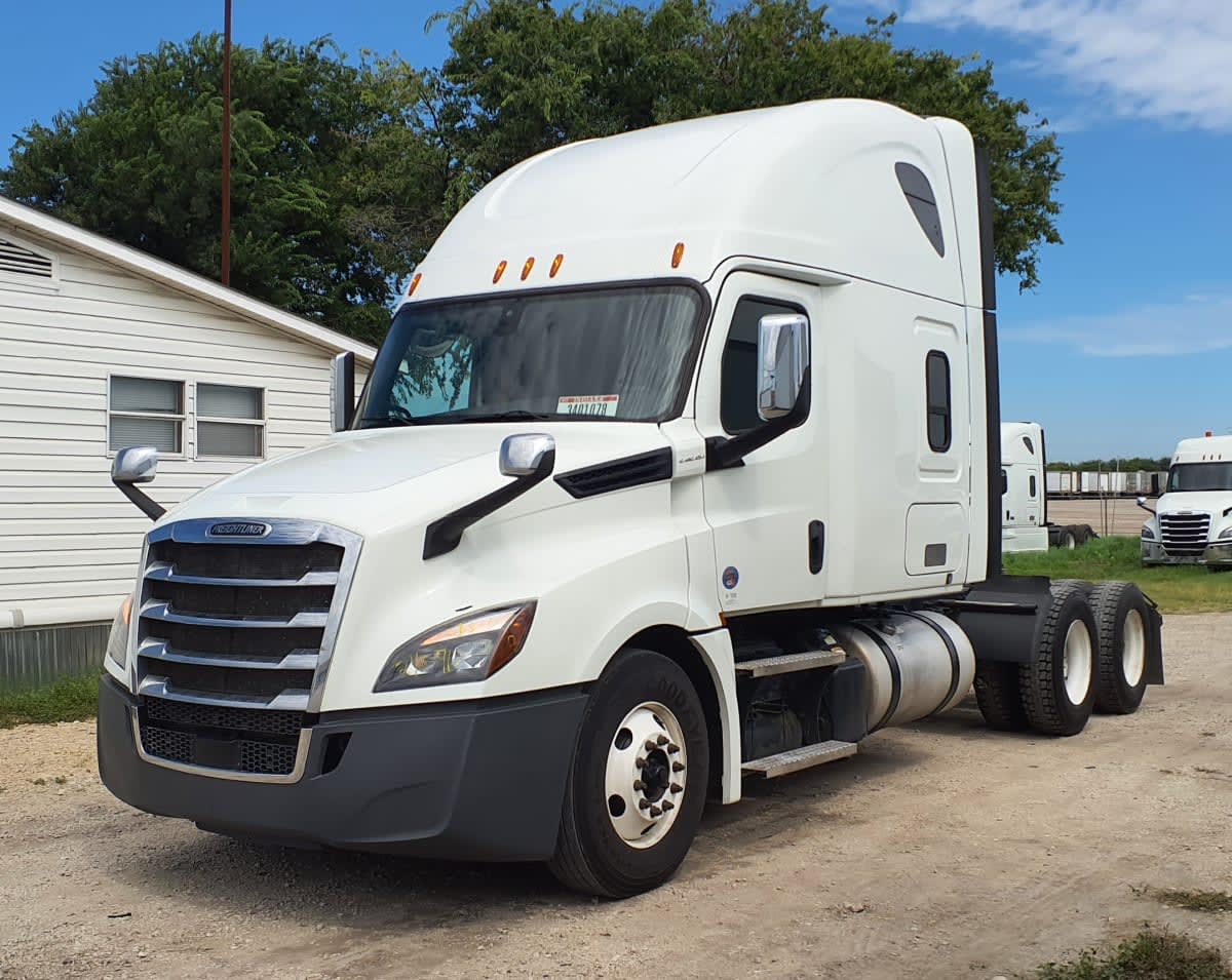 2020 Freightliner Cascadia in Converse, TX — photo 3